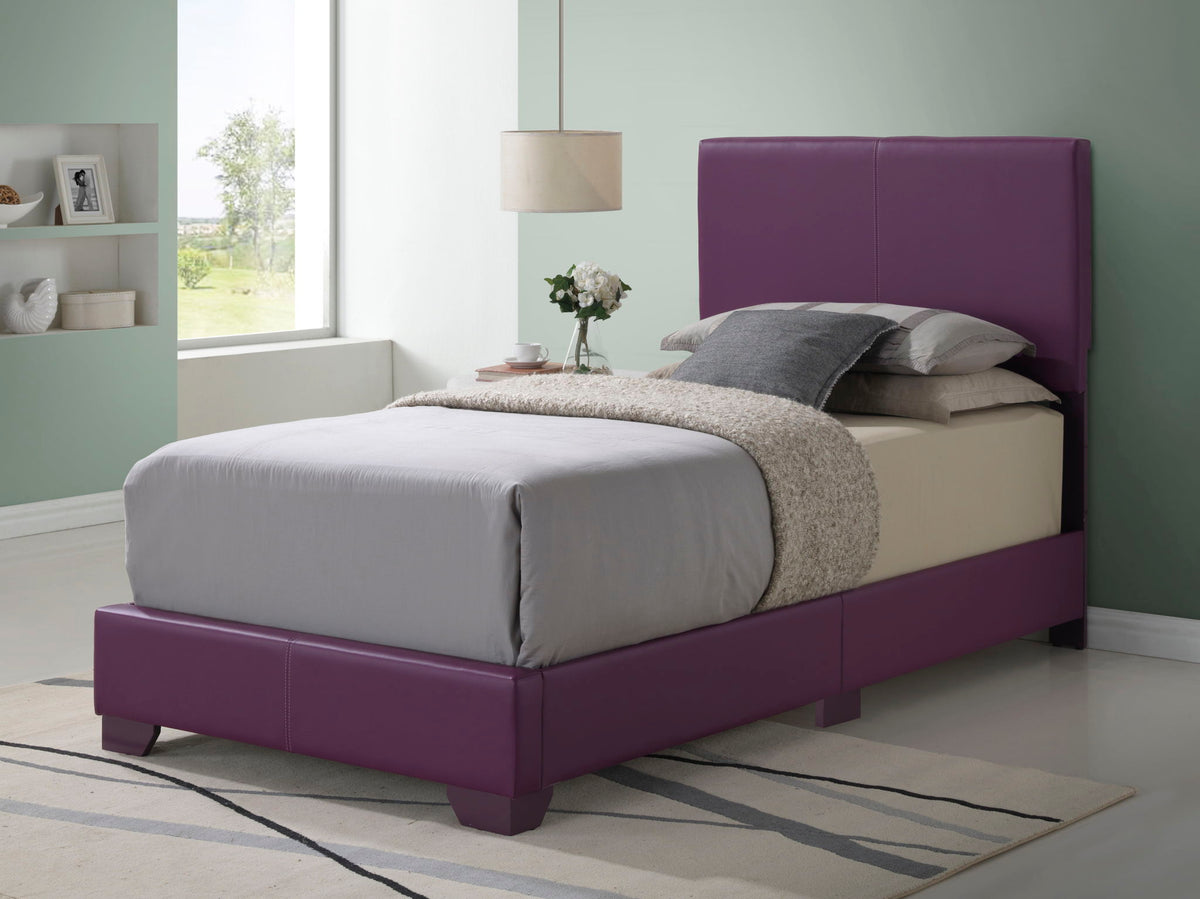 Elegant Platform Bed For Relaxed Spaces