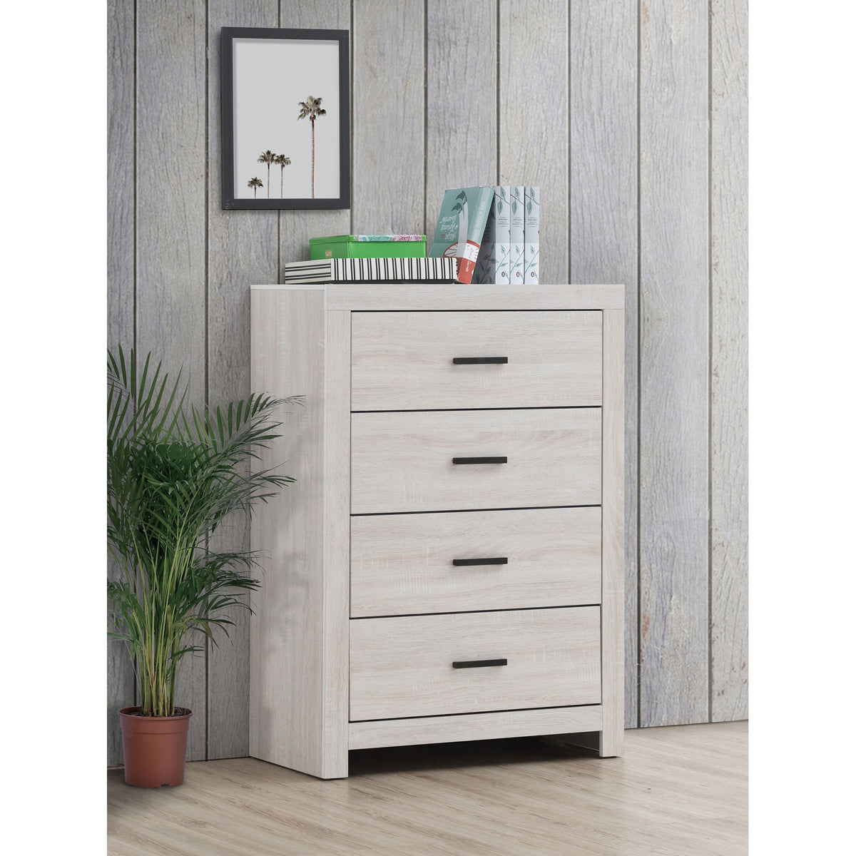 Geary - 4 Drawer Chest
