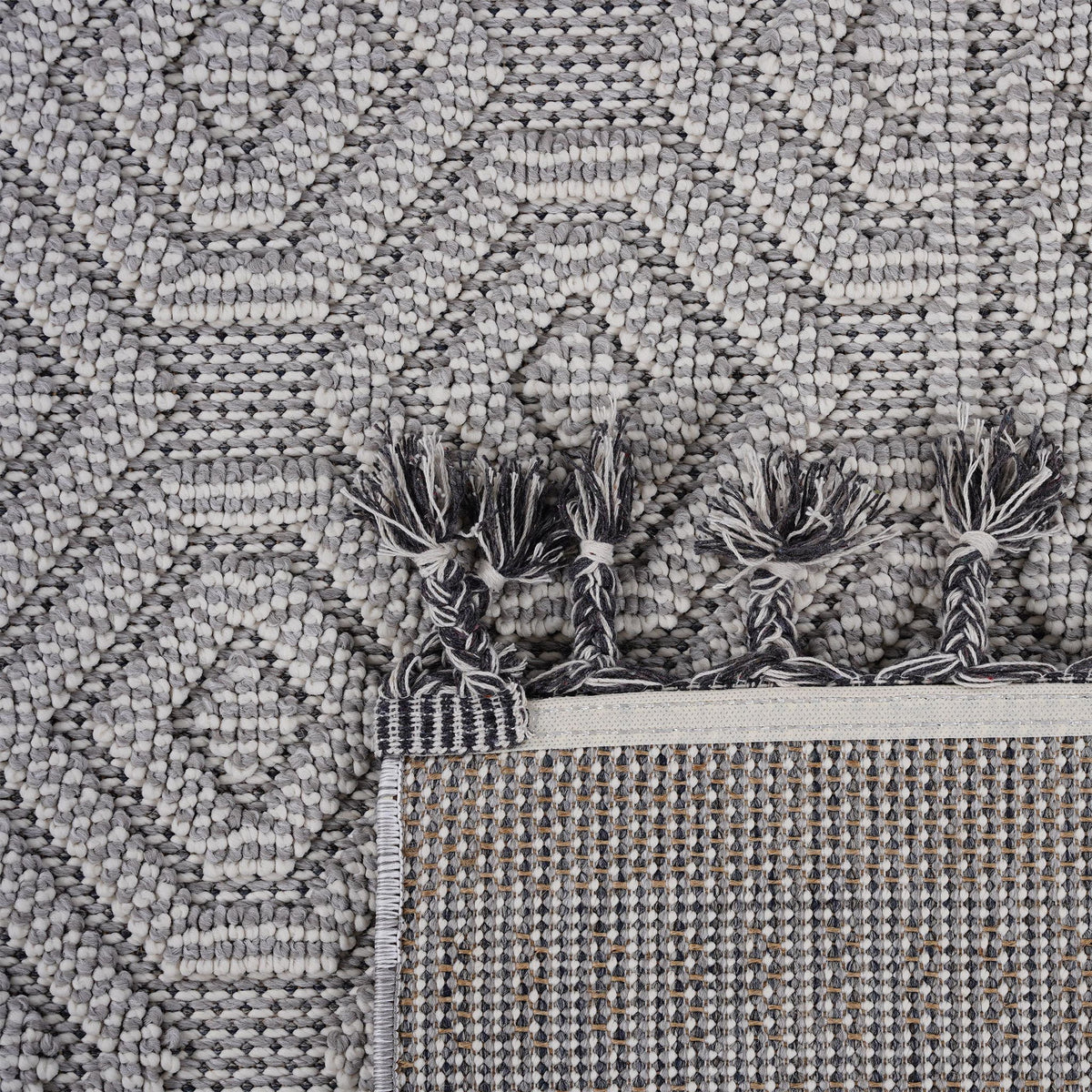 Guros - 8' X 10' Geometric Indoor / Outdoor Area Rug - White