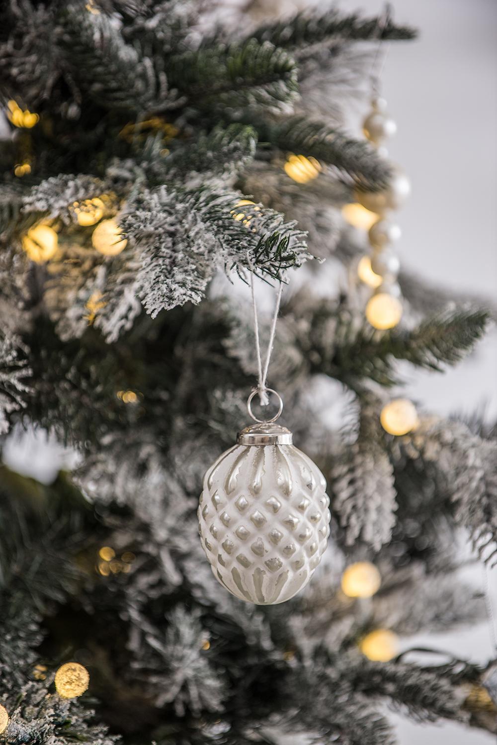 Christmas Ball Ornaments, Glass Decorative Hanging Ball Christmas Tree Ornaments, For Holiday Party Decorations (Set of 6) - White