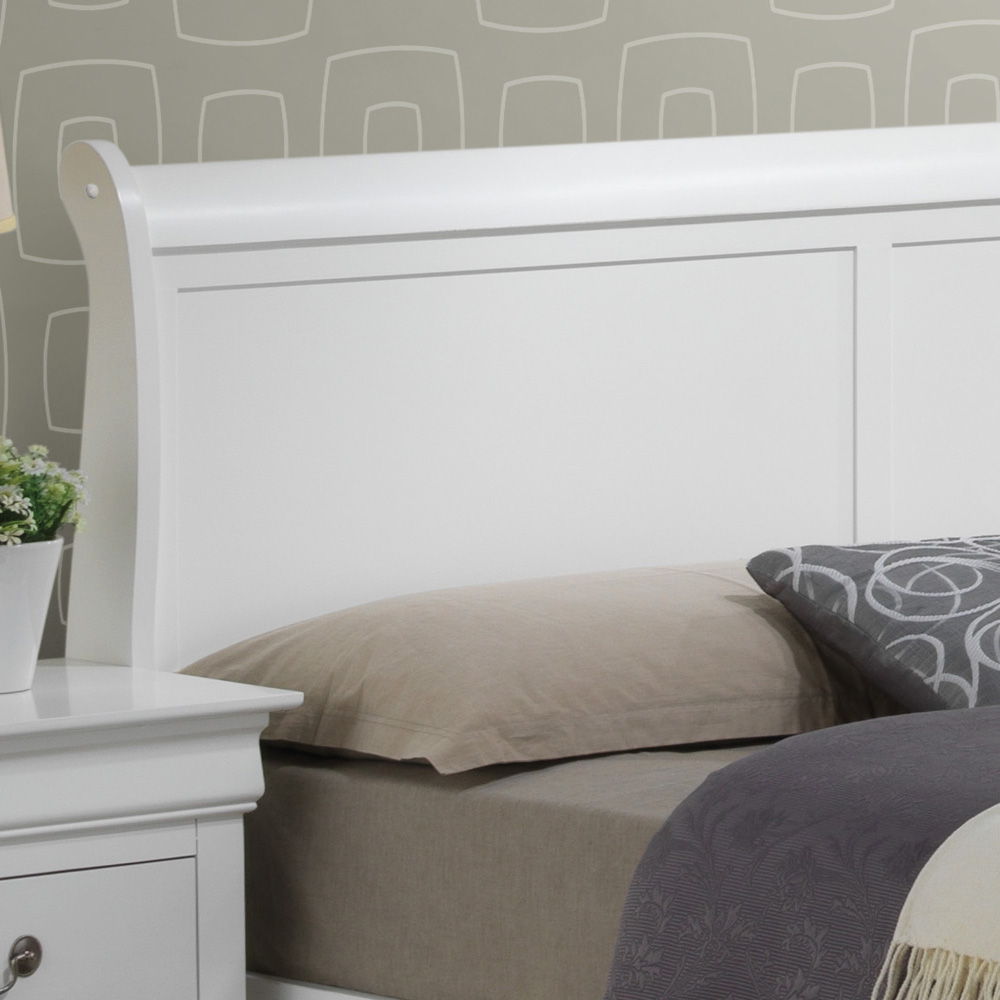 Upholstered Panel Sleigh Bed Design